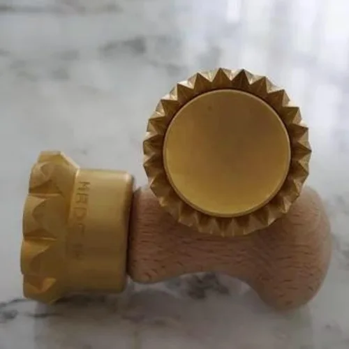 Miniatura 8 de La Gondola Sello casero para ravioles – redondo festonado de 1.97 pulgadas Herramienta para hacer pasta italiana para el hogar y los negocios