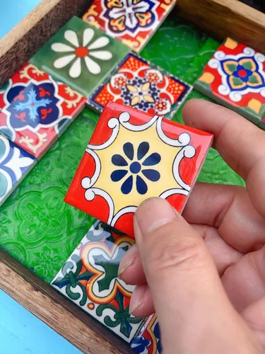 Miniatura 6 de Heimerdinger Paquete de 16 azulejos mixtos de cerámica Talavera – Mosaico de diseño marroquí mexicano de 1.9 x 1.9 pulgadas para decoración
