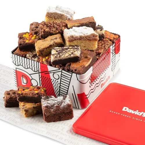 Miniatura 11 de David's Cookies - Cesta de galletas y brownies surtidos gourmet frescos, para compartir en el Superbowl con familia y amigos; paquete de fiesta