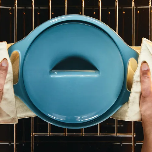 Miniatura 13 de Rachael Ray Solid Glaze Ceramics - Juego de utensilios para hornear/panadería con tapa compartida, 3 piezas, azul agave