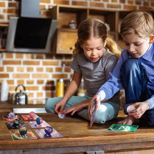 Miniatura 8 de Pllieay Sistema solar para niños, juguetes espaciales de galaxia, 1.77 pulgadas, bolas hinchables a granel y tarjetas de galaxia para recuerdos