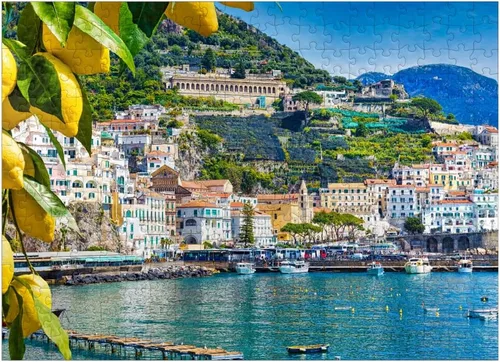 Miniatura 7 de MyPuzzle Vista panorámica del hermoso Amalfi en colinas que conducen a la costa, Campania, Italia - Rompecabezas de 100 piezas premium para adultos