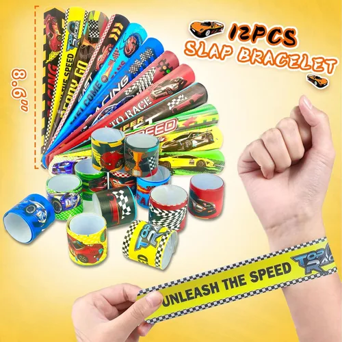 Miniatura 3 de Recuerdos de fiesta de coche de carreras, 110 piezas, con temática de automóvil, suministros para fiesta de cumpleaños, incluye pulseras, llaveros