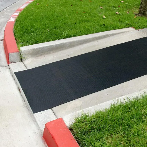 Miniatura 5 de Rubber-Cal - Tapete de goma antideslizante “Ramp-Cleat” para exteriores de 1/8 pulgadas de grosor x 3 x 1 pies