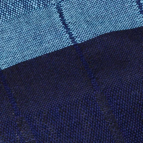 Miniatura 4 de NOVICA Chal azul 100% lana de alpaca peruana, azul Huancayo, Azul
