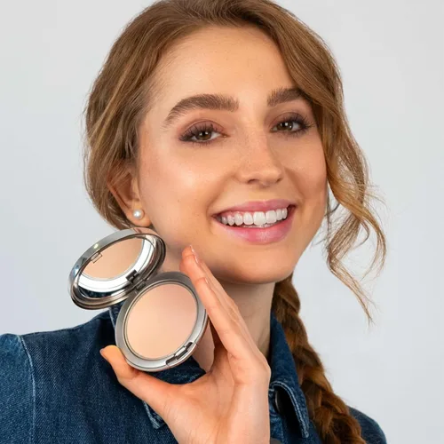 Miniatura 3 de ARTDECO Hydra Mineral Compact Foundation - Beige fresco N°70 - Polvo suelto hidratante compacto para un acabado mate suave - buena cobertura sin un