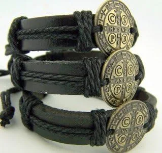 Miniatura 3 de CB - Pulsera de cuero de San Benito 3 unidades talla S M L tono bronce