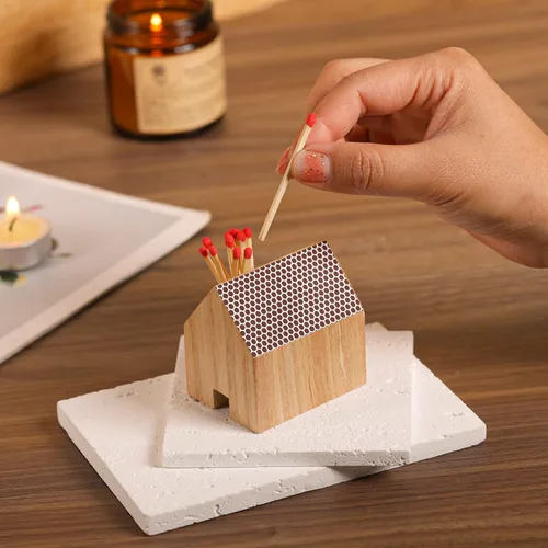 Miniatura 5 de Juego de 2 soportes de madera con forma de casa de Haoideo con almohadilla de golpeador; Haoideo Home Decor Wood House Match Holder Natural Life