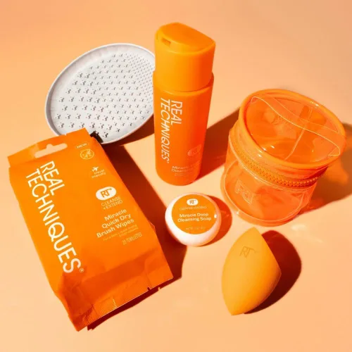 Miniatura 10 de Real Techniques Miracle Brush - Paleta limpiadora de brochas de maquillaje para limpieza profunda, uso con champú de brochas de maquillaje, crestas