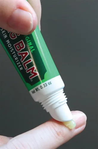 Miniatura 2 de Bag Balm Crema hidratante para la piel de fórmula original 0.33oz tubo de bálsamo labial