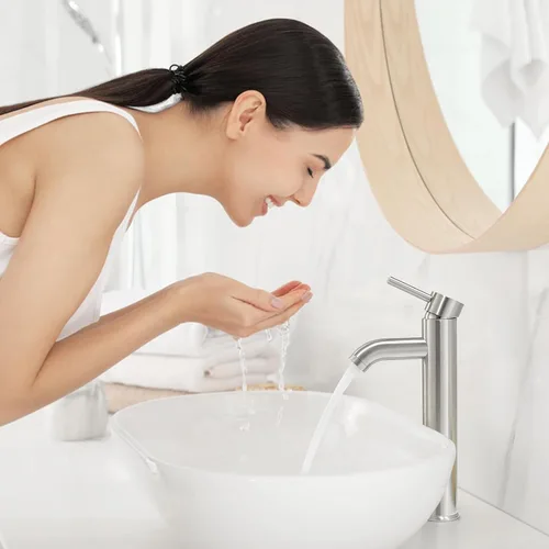 Miniatura 5 de VOTON - Grifo de fregadero cromado moderno alto para fregadero de baño, grifo de baño con una sola manija y un agujero para rv, grifo de lavabo