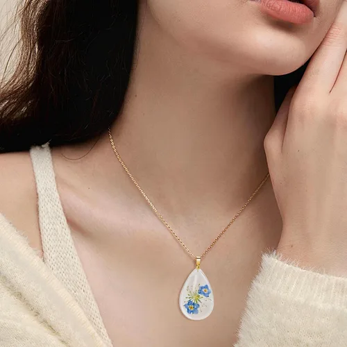 Miniatura 97 de Collar de flores silvestres prensadas con encaje de Forget-Me-Not y Queen Anne Collar de flores prensadas de oro Collares hechos a mano