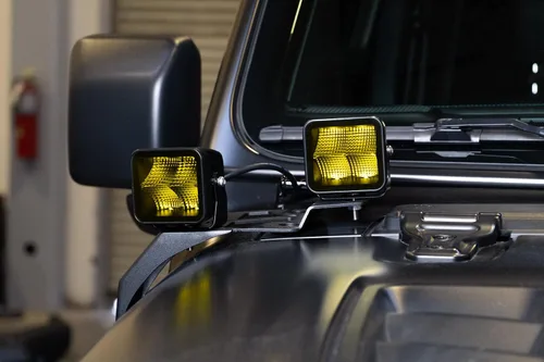 Miniatura 5 de DV8 Offroad Cápsula de luz LED ámbar todoterreno serie Elite de 3 pulgadas Patrón de luz de inundación Tamaño: 3 "x 3" x 2.75 pulgadas Carcasa