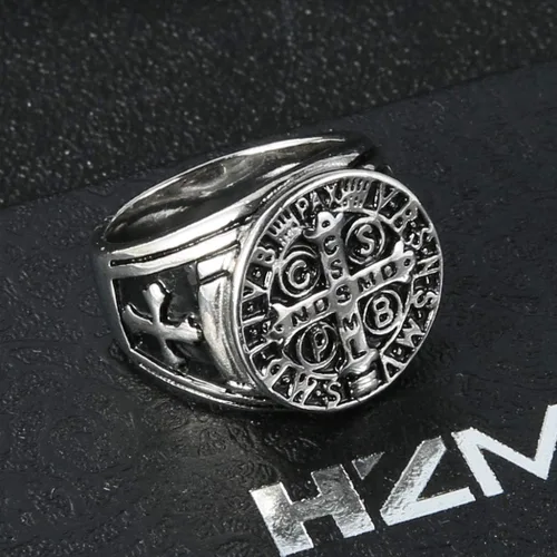 Miniatura 3 de HZMAN Anillo de exorcismo de San Benito para hombres y mujeres, plata de acero inoxidable, cruz católica, romana, protección de demonios, cazador