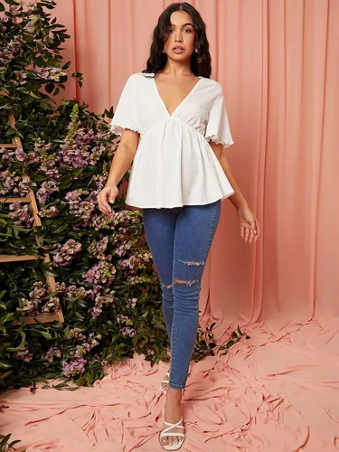 Miniatura 6 de OYOANGLE Blusa de maternidad con cuello en V profundo, manga corta, dobladillo con volantes, peplum