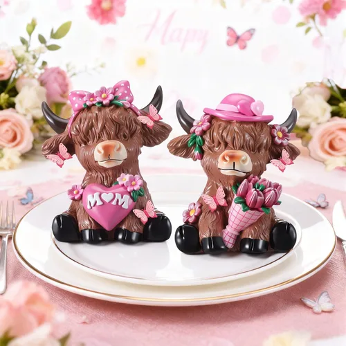 Miniatura 2 de Karenhi 2 piezas de figuritas de vaca de las Tierras Altas para el Día de la Madre, figuritas de gnomo de vaca con flores y corazón de MADRE