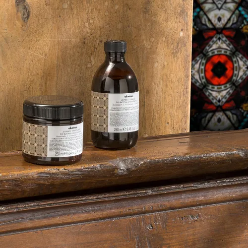 Miniatura 7 de Davines Alchemic Conditioner, Color Depositing Cream - Intensifies & Hydrates Tones with Jojoba Oil