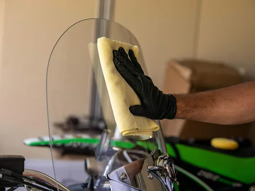 Miniatura 7 de Meguiar's #10 pulidor para plástico transparente y paños de microfibra, Pulido