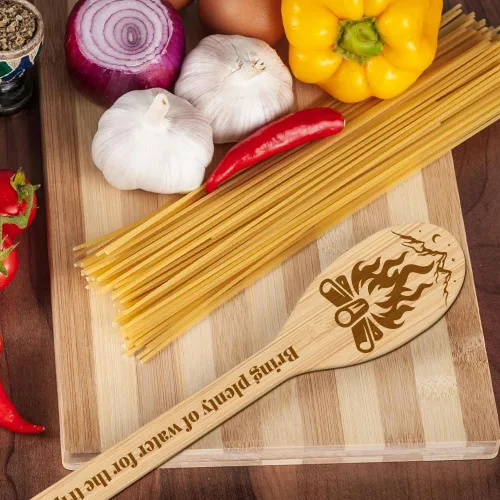 Miniatura 7 de GLOBLELAND Juego de 6 cucharas de cocina de bambú para acampar, juego de cucharas de cocina grabadas de madera, espátula de bambú para mujeres