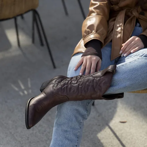 Miniatura 6 de Rollda Botas vaqueras occidentales para mujer con punta puntiaguda, botas vaqueras de media pantorrilla, botas de moda bordadas con tacón grueso