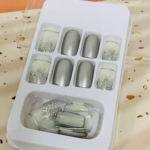 Miniatura 5 de 24 uñas postizas cuadradas de color negro brillante, de cobertura completa, con diseños de notas musicales, uñas postizas acrílicas con pegamento