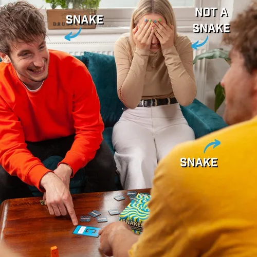 Miniatura 4 de Snakesss: Un juego de deducción social escurridizo para familias y adultos, perfecto para la noche