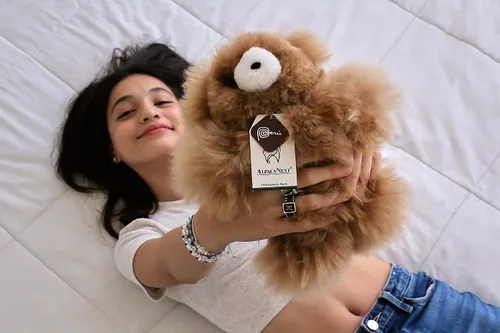 Miniatura 6 de Oso de Peluche de Alpaca Bebé Suave y Tierno - 9 pulgadas. Animal de Peluche de Alpaca Premium Hecho a Mano con Piel Auténtica de Alpaca. Lindo Oso