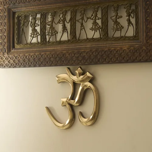eSplanade Escultura OM de latón para colgar en la pared, Vastu, Fengshui, buena suerte, símbolos religiosos, auspiciosos, ídolos de Pooja,
