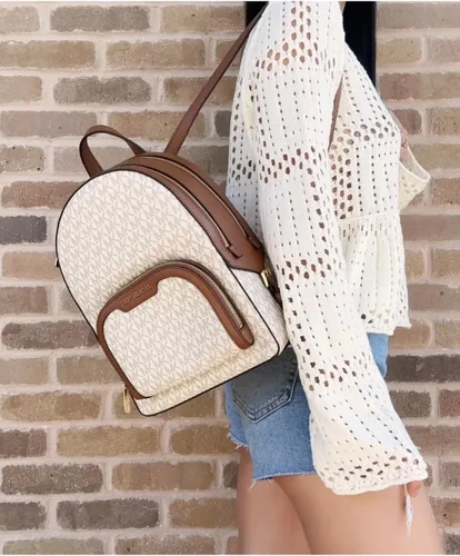 Miniatura 2 de Michael Kors Jaycee - Mochila con logotipo mediano, Vainilla, Mochila