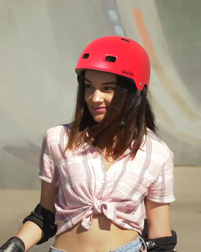 Miniatura 7 de OutdoorMaster - Casco de patineta y ciclismo, dos forros extraíbles, ventilación, para varios deportes, scooter, patinaje en línea, patinaje