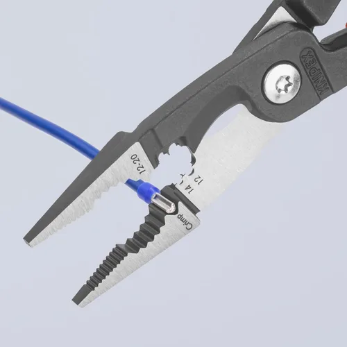 Miniatura 8 de Knipex Tools 13 82 8, Alicates de instalación eléctrica 6 en 1 con mango de agarre cómodo, Rojo y Azul