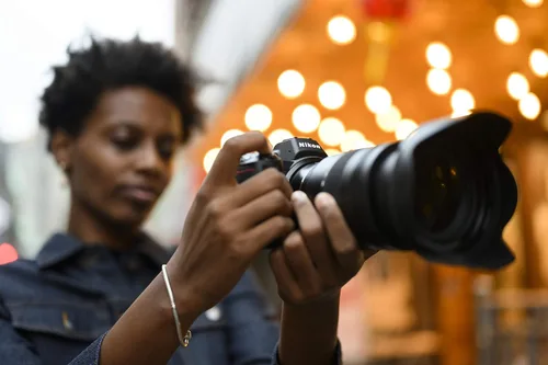 Miniatura 10 de Nikon Z 6II con lente de zoom Versátil cámara híbrida de fotograma completo sin espejo para fotos/vídeo con lente de 24-70mm f/4 Modelo Nikon USA