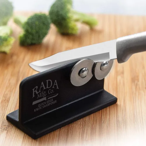 Miniatura 3 de Afilador de cuchillos Rada Quick Edge (R119), 3.5"x2", ruedas de acero inoxidable, fabricado en Estados Unidos