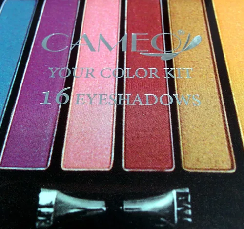 Miniatura 4 de Cameo Tu kit de color y aplicador con 16 sombras de ojos