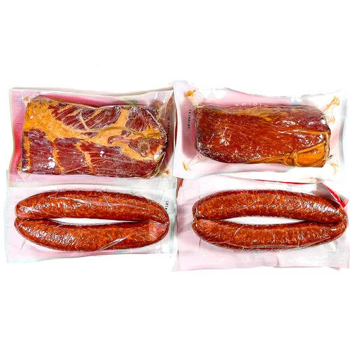 Juego gourmet húngaro: Karaj, Kolozsvari Szalonna y dos tipos de Gyulai Kolbasz, lomo de cerdo deshuesado de marca húngara, tocino ahumado y
