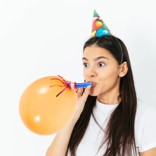 Miniatura 7 de BESTOYARD 100 globos musicales con purpurina mixta con flecos metálicos ruidos para niños, lindos silbatos para Halloween, fiesta de Navidad