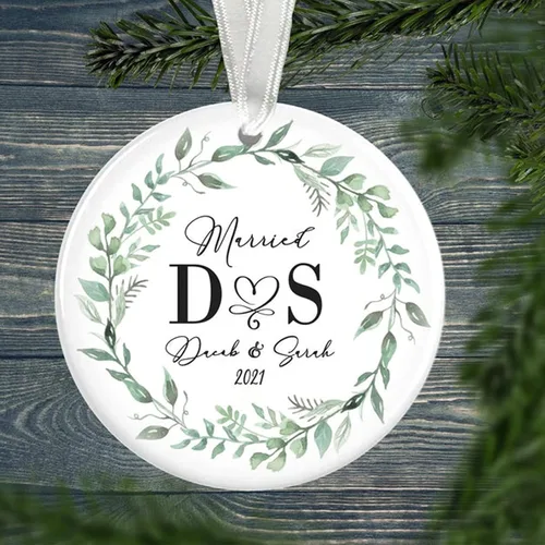 Adorno de matrimonio de 1ª Navidad – Adorno de Navidad «Just Married» – Adorno de señor y señora – Adornos de boda – 1ª Navidad comprometida