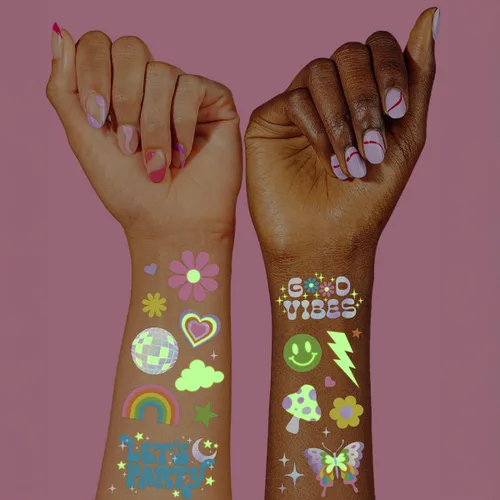 xo, Fetti Groovy Disco que brilla en la oscuridad + tatuajes temporales de aluminio – 82 piezas | Suministros de fiesta de cumpleaños Flower Power,