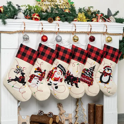 Miniatura 13 de LUBOT Juego de 4 medias de Navidad grandes para la familia, 20 pulgadas, silueta de búfalo rojo a cuadros para colgar en la chimenea, decoración
