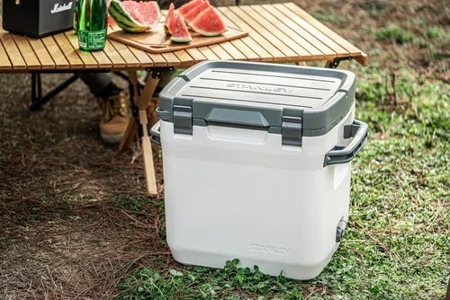 Miniatura 4 de Stanley Adventure - Hielera para exteriores de 30 cuartos Hielera resistente para campamento al aire libre con asas laterales de fácil transporte