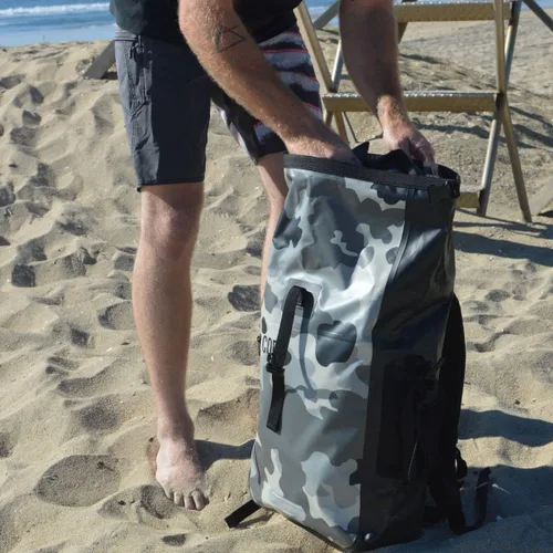 Miniatura 8 de COR Surf Mochila impermeable con funda para laptop Senderismo resistente, mochila seca para kayak Cierre enrollable (camuflaje de 40 litros)