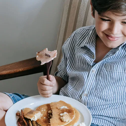 Miniatura 2 de YFWOOD Juego de 4 utensilios de madera natural para niños, tenedores y cucharas para niños, cubiertos seguros para niños pequeños, pulido a mano
