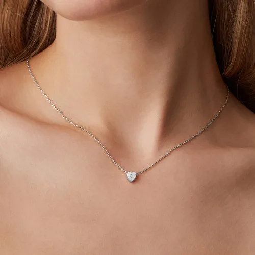 Miniatura 2 de PAVOI - Collar de corazón pequeño chapado en oro de 14quilates, delicada gargantilla de corazón con letra personalizable para mujer, ajustable