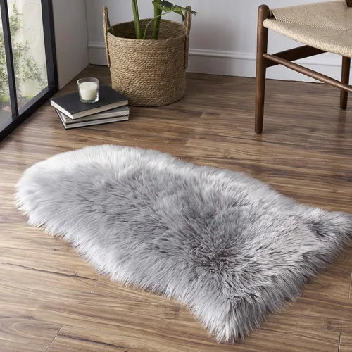 Miniatura 14 de Alfombra de piel sintética para sofá, silla, alfombra pequeña beige para dormitorio, 2 x 3 pies, alfombras peludas para habitación de los niños