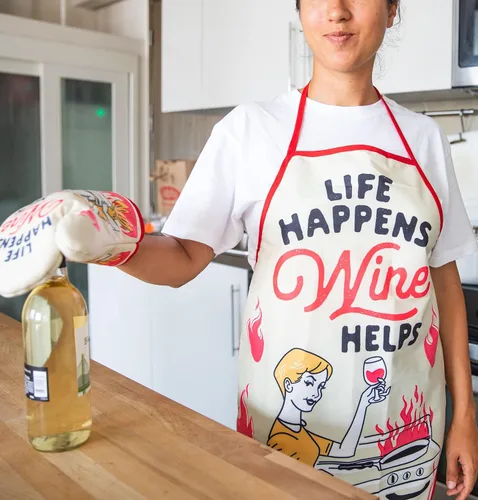Miniatura 3 de Crazy Dog T-Shirts Life Happens Wine Help Funny Cooking Beber Wine Lover Accesorios de cocina