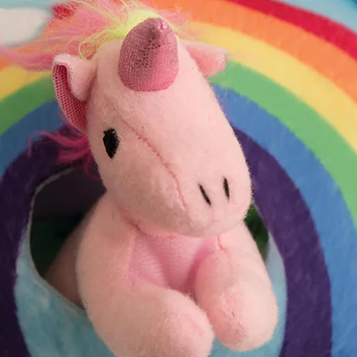 Miniatura 5 de Snugarooz - Juguete para perro con parche de reparación – Arco iris de peluche interactivo con 3 unicornios chirriantes – Diseñado para un juego