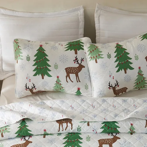 Miniatura 2 de Great Bay Home Juego de edredón navideño de 3 piezas con fundas de almohada. Colcha cubrecama reversible con patrón navideño. Colección Holly Ciervo