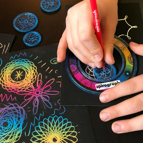 Miniatura 3 de Spirograph Scratch & Shimmer - Artes y manualidades, juguetes para niños, suministros de arte, suministros de manualidades, kit de dibujo, arte