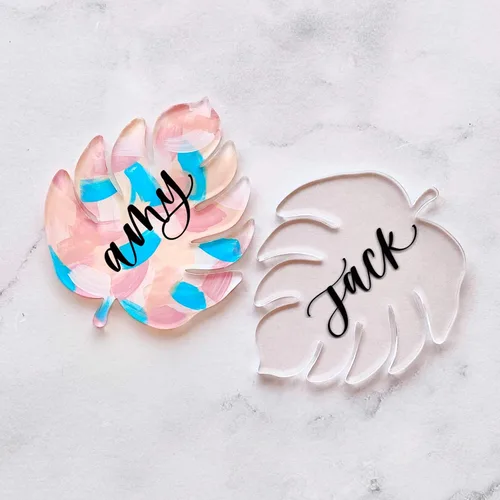 UNIQOOO Tarjetas de lugar acrílicas de hojas de Monstera para boda, diseñadas por Shelly Kim, perfectas para bodas en la playa tropical, despedida