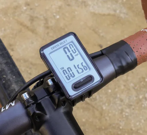 Miniatura 10 de CATEYE Computadora de bicicleta con cable - Velocímetro y odómetro de nivel básico, perfecto para ciclistas principiantes, arranque y parada